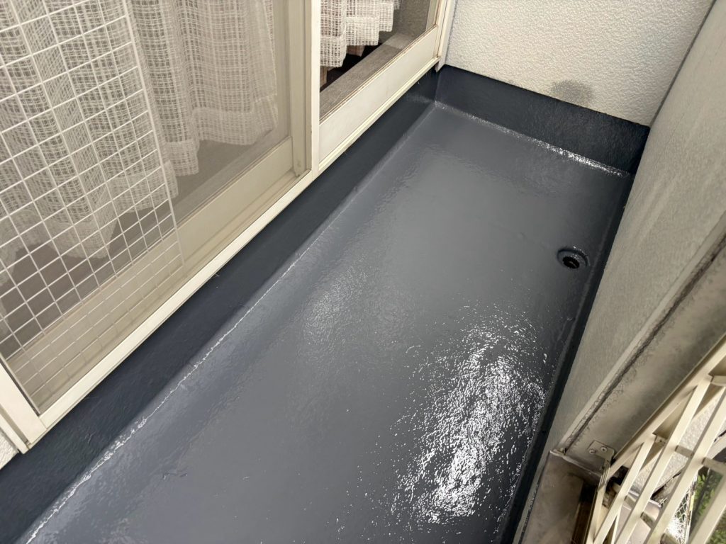 上塗り後のベランダ床